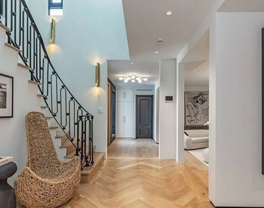 1271 Sunset Plaza Drive - Photo Thumbnail 13