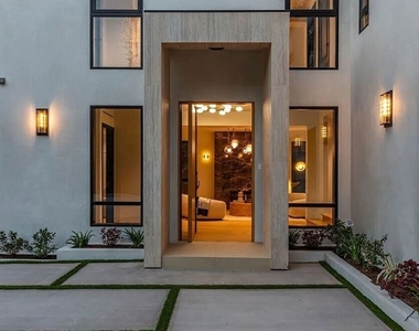 1271 Sunset Plaza Drive - Photo Thumbnail 3