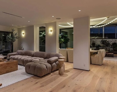 1271 Sunset Plaza Drive - Photo Thumbnail 11