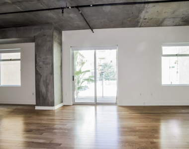 645 W 9th Street - Photo Thumbnail 9