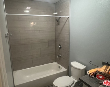 225 E 30th Street - Photo Thumbnail 1