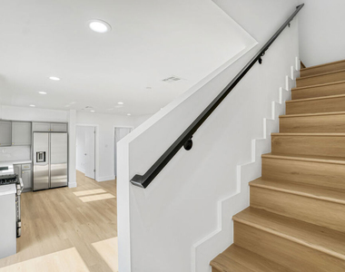 2057 2/4 S Garth Avenue - Photo Thumbnail 16