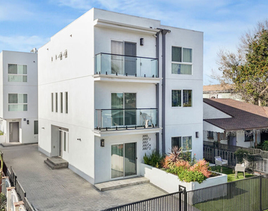 2057 2/4 S Garth Avenue - Photo Thumbnail 35