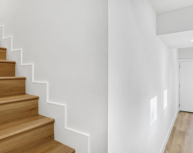 2057 2/4 S Garth Avenue - Photo Thumbnail 9