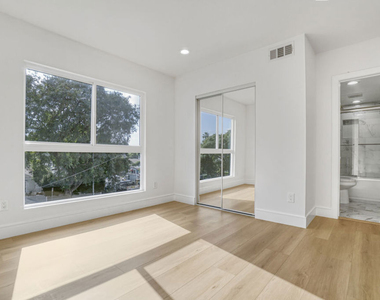 2057 2/4 S Garth Avenue - Photo Thumbnail 19