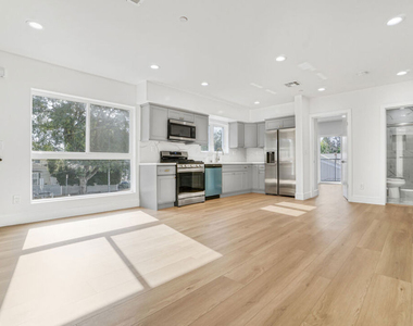 2057 2/4 S Garth Avenue - Photo Thumbnail 10