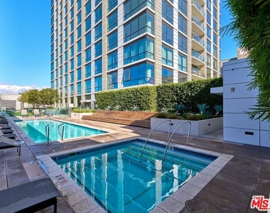 400 S Broadway - Photo Thumbnail 19