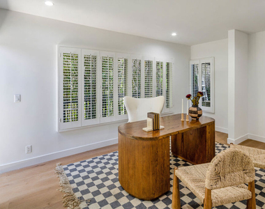 992 Napoli Drive - Photo Thumbnail 25
