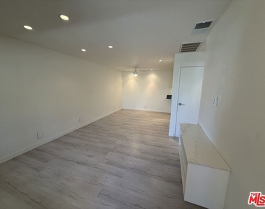 2857 N Los Felices Road - Photo Thumbnail 4