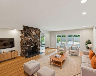 17537 Margate Street - Photo Thumbnail 2