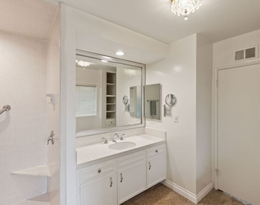 17537 Margate Street - Photo Thumbnail 24