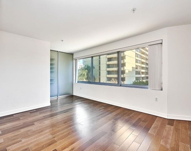 901 S Flower Street - Photo Thumbnail 14
