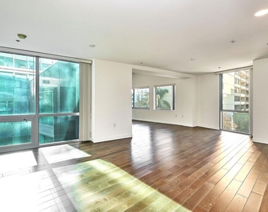 901 S Flower Street - Photo Thumbnail 17