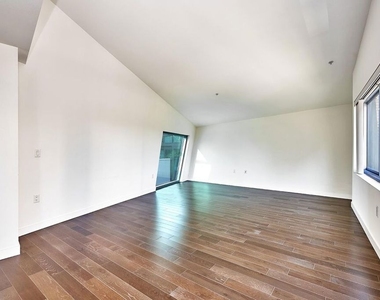 901 S Flower Street - Photo Thumbnail 22