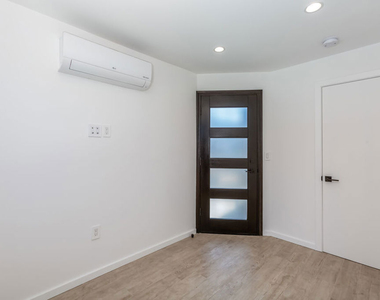 8012 Zeus Dr - Photo Thumbnail 29