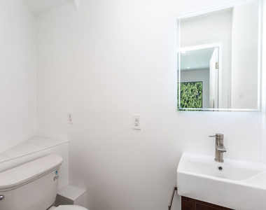 8012 Zeus Dr - Photo Thumbnail 31