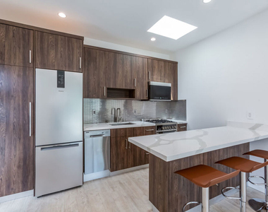 8012 Zeus Dr - Photo Thumbnail 12