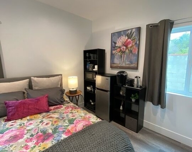 2206 Hauser Boulevard - Photo Thumbnail 34