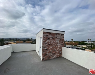 2206 Hauser Boulevard - Photo Thumbnail 42