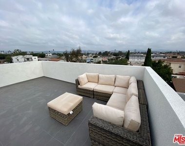 2206 Hauser Boulevard - Photo Thumbnail 40