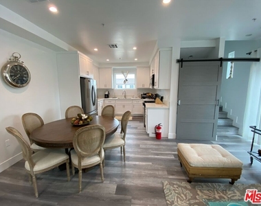 2206 Hauser Boulevard - Photo Thumbnail 18