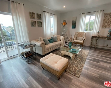 2206 Hauser Boulevard - Photo Thumbnail 6