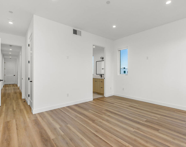5223 W 20th Street - Photo Thumbnail 7