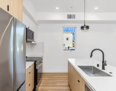 5223 W 20th Street - Photo Thumbnail 6