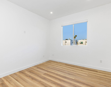 5223 W 20th Street - Photo Thumbnail 18