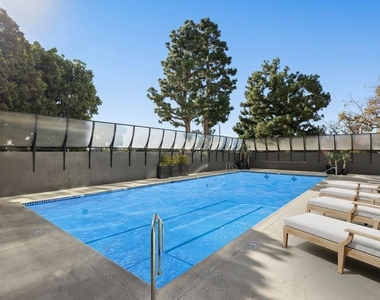 2220 Avenue Of The Stars - Photo Thumbnail 7