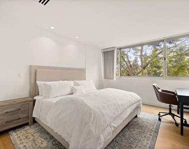 2220 Avenue Of The Stars - Photo Thumbnail 5