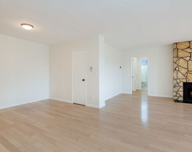 16169 W Sunset Boulevard - Photo Thumbnail 3