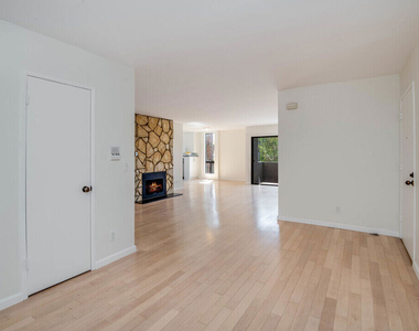 16169 W Sunset Boulevard - Photo Thumbnail 2