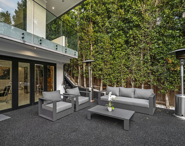 1680 Sunset Plaza Drive - Photo Thumbnail 21