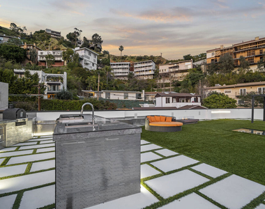 1680 Sunset Plaza Drive - Photo Thumbnail 24