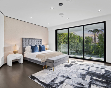 1680 Sunset Plaza Drive - Photo Thumbnail 13