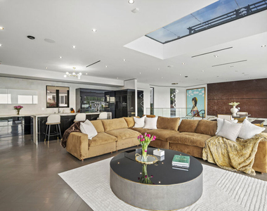 1680 Sunset Plaza Drive - Photo Thumbnail 3