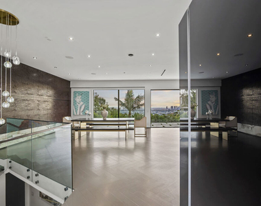 1680 Sunset Plaza Drive - Photo Thumbnail 20