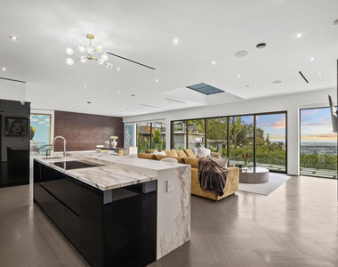 1680 Sunset Plaza Drive - Photo Thumbnail 5