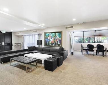 1155 N La Cienega Boulevard - Photo Thumbnail 20