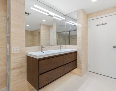 1155 N La Cienega Boulevard - Photo Thumbnail 12