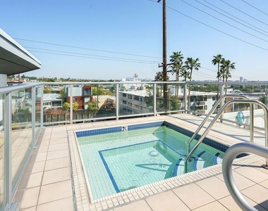 1155 N La Cienega Boulevard - Photo Thumbnail 18
