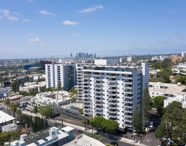 1155 N La Cienega Boulevard - Photo Thumbnail 24