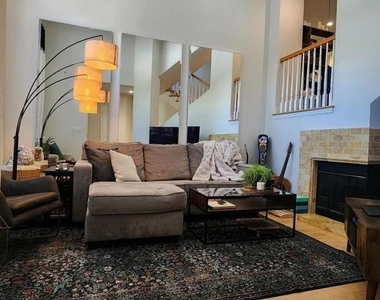 644 Warwick Avenue - Photo Thumbnail 3