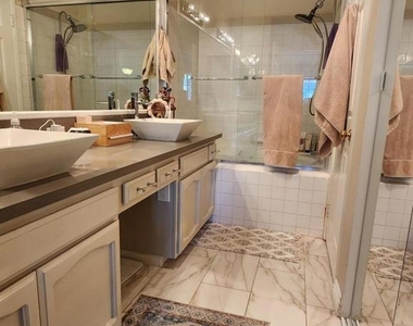 644 Warwick Avenue - Photo Thumbnail 12