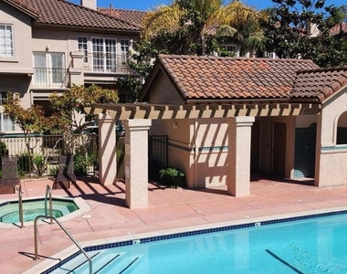 644 Warwick Avenue - Photo Thumbnail 15