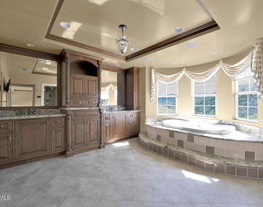 3194 Sunset Hills Boulevard - Photo Thumbnail 10