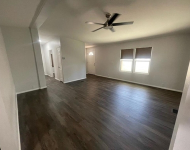 32373 Chiricahua Drive - Photo Thumbnail 8