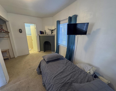 6746 Adobe Road - Photo Thumbnail 3