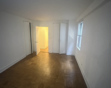 888 8th Avenue - Photo Thumbnail 7